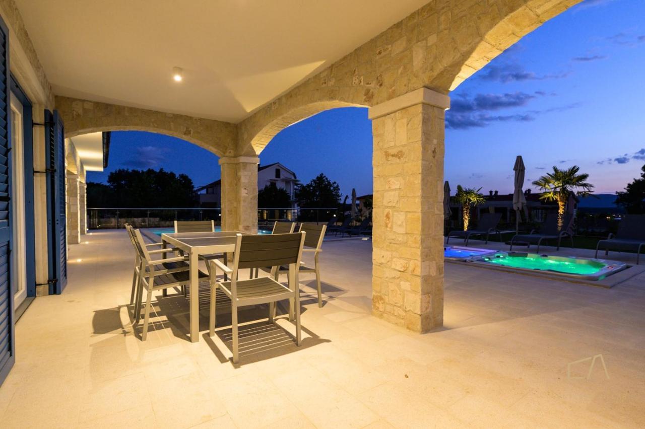 Luxury Apartments Loma Sveti Vid-Miholjice Luaran gambar
